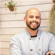 Chef profesional imparte clases de cocina internacional